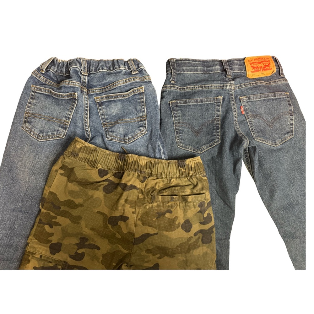 Lot of 2 pair Levi's Boys Blue Denim Jeans and Old Navy Olive Camo Cargo Pants - Picture 2 of 5